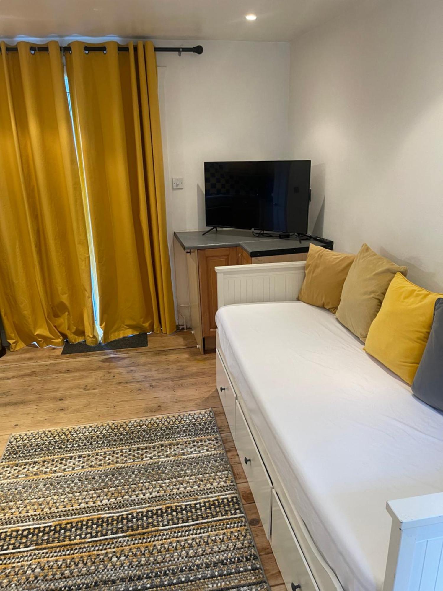 A Lovely One Bed Flat In North フィンチリー エクステリア 写真